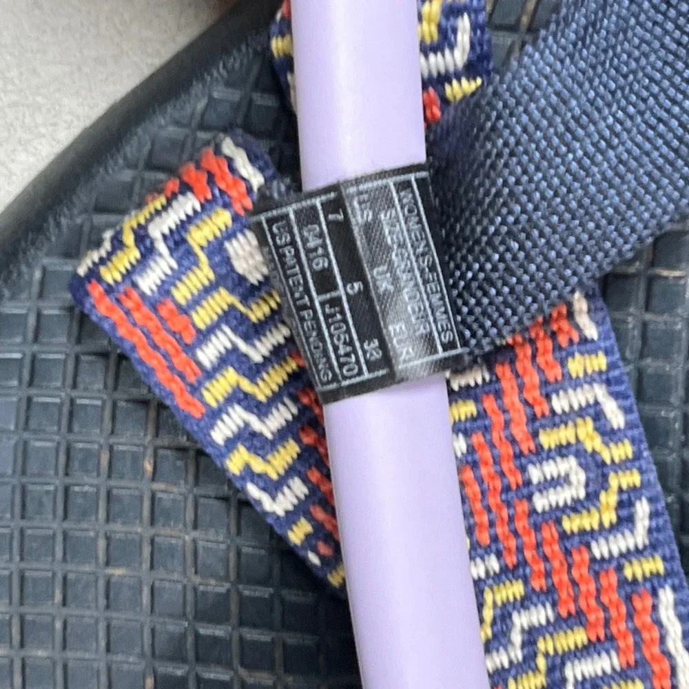 Chaco‎ Z/Cloud 2 Sandals Women 7 Navy Multi Geometric Toe Loop Hiking Gorpcore
